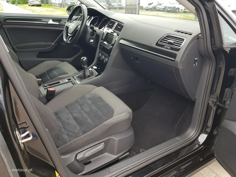 Volkswagen Golf VII 16