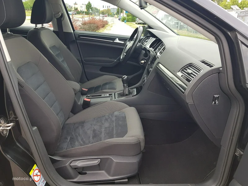 Volkswagen Golf VII 17