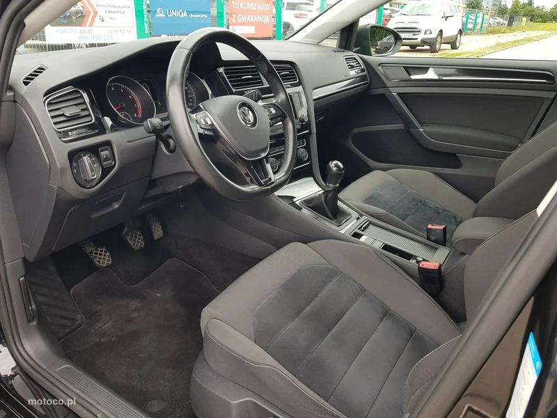 Volkswagen Golf VII 10