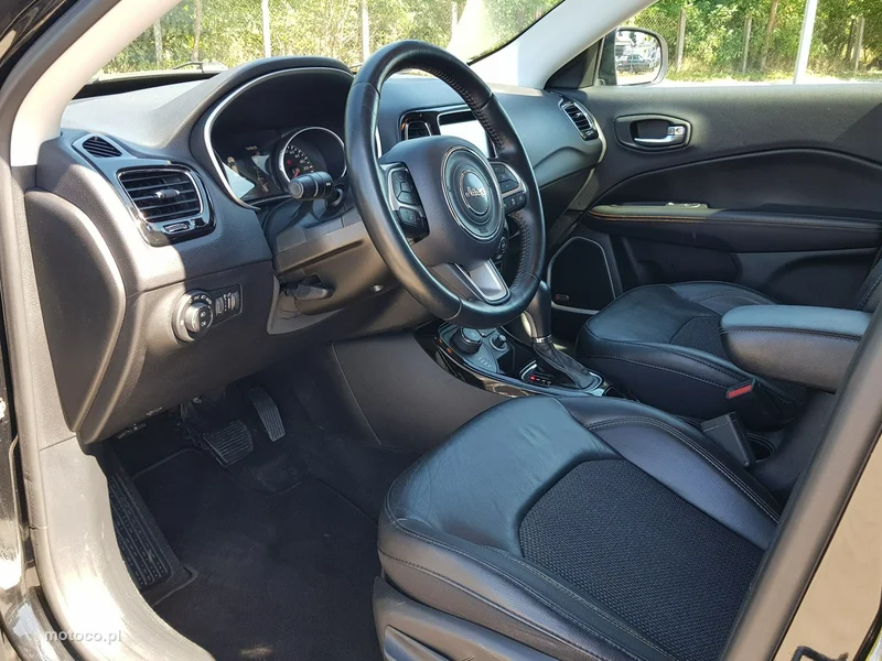 Jeep Compass 10