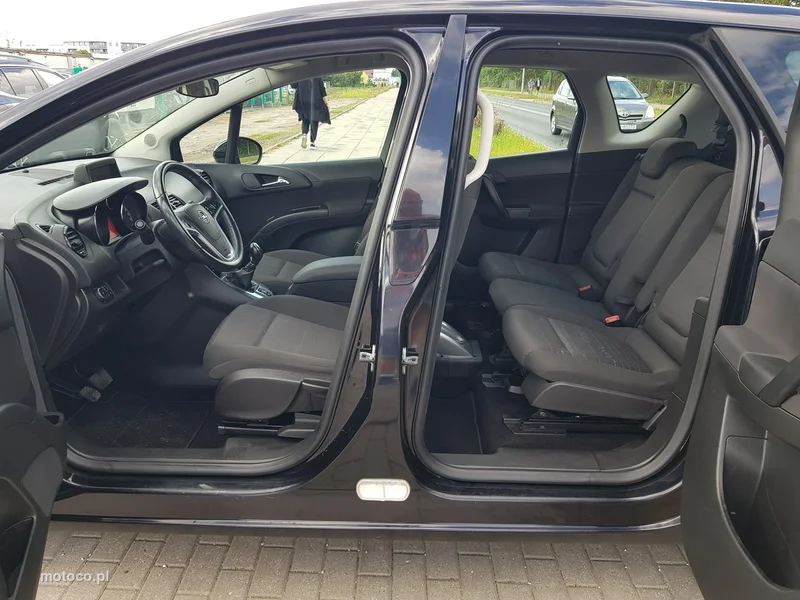 Opel Meriva B 11
