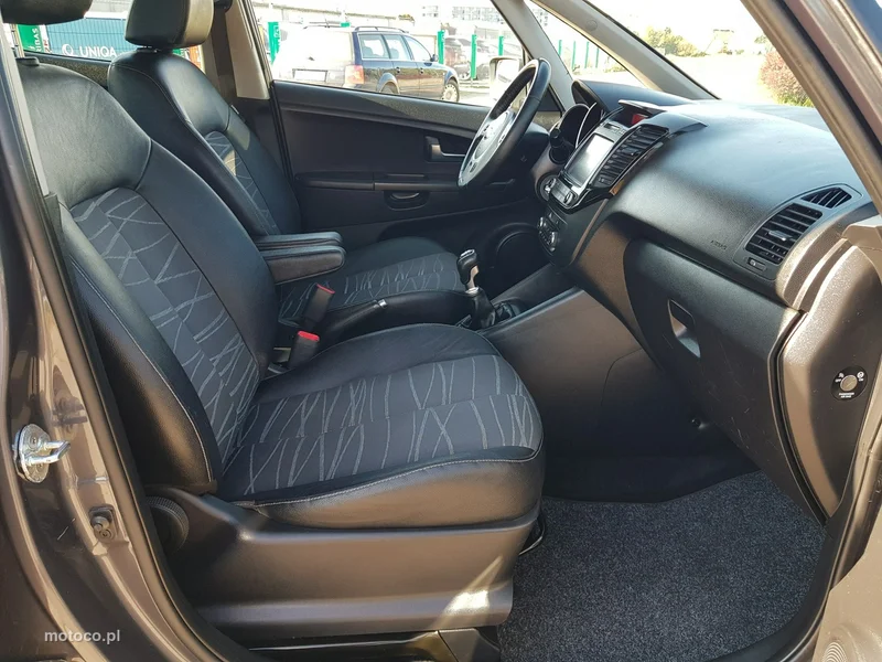 Kia Venga 17