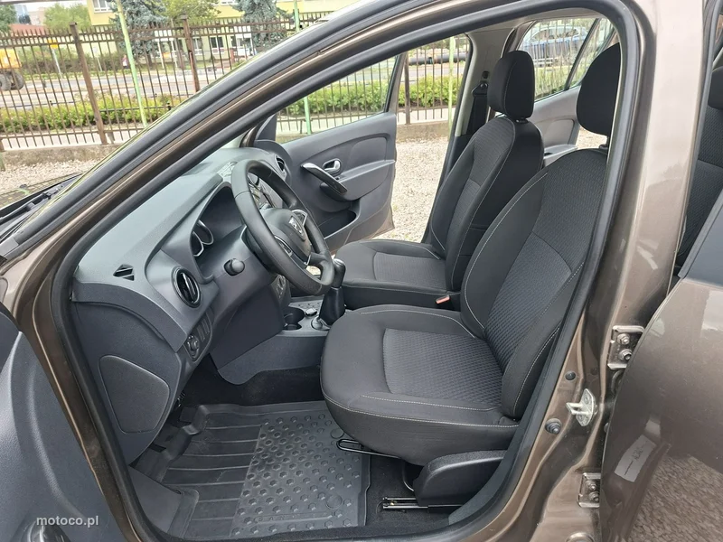 Dacia Sandero 16