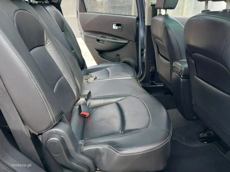 Nissan Qashqai+2 17