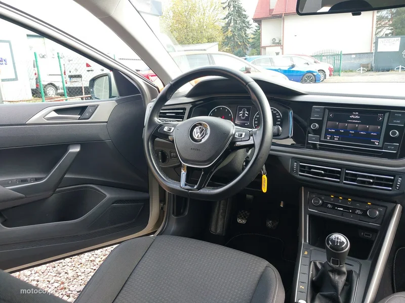 Volkswagen Polo VI AW 5