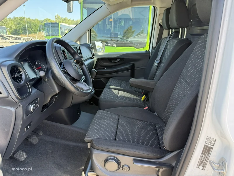 Mercedes-Benz Vito 12