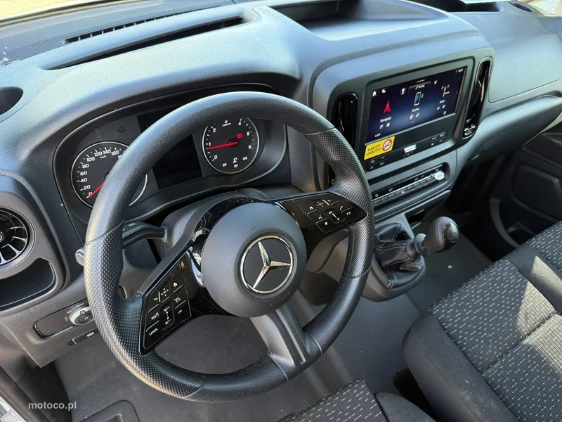 Mercedes-Benz Vito 13