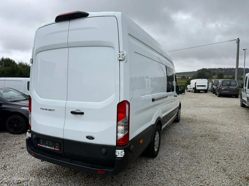Ford Transit 7