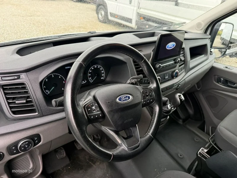 Ford Transit 19