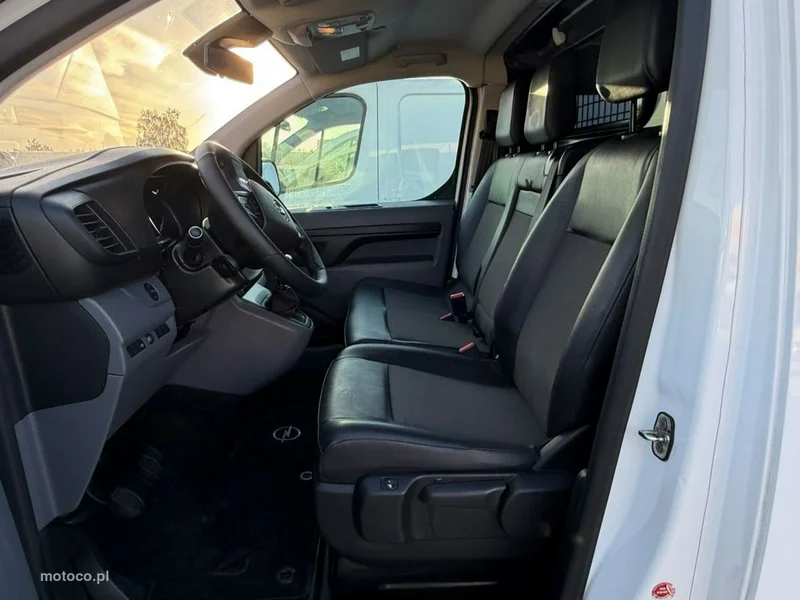 Opel Vivaro 9