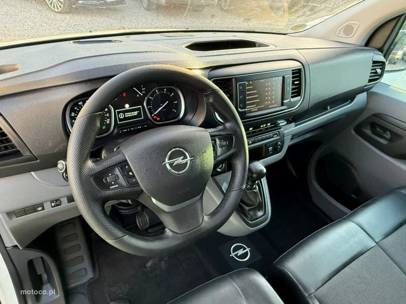 Opel Vivaro 11