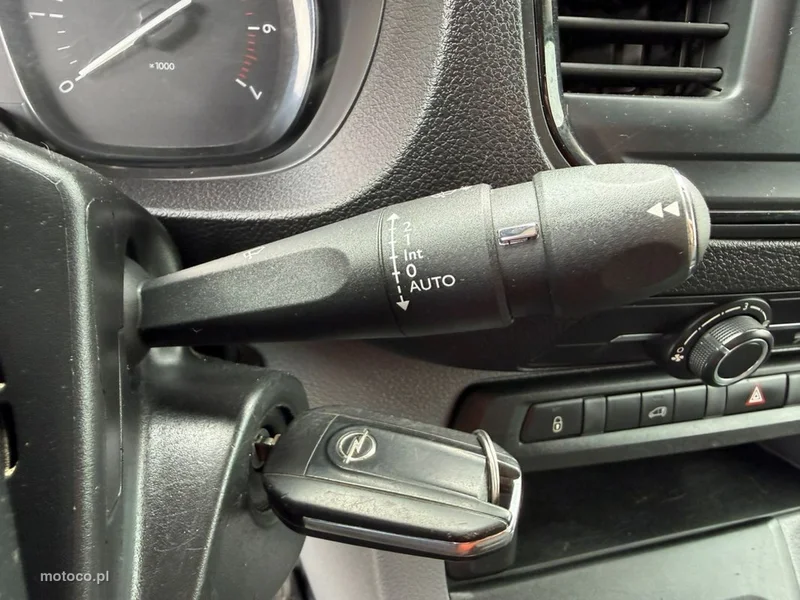 Opel Vivaro 18