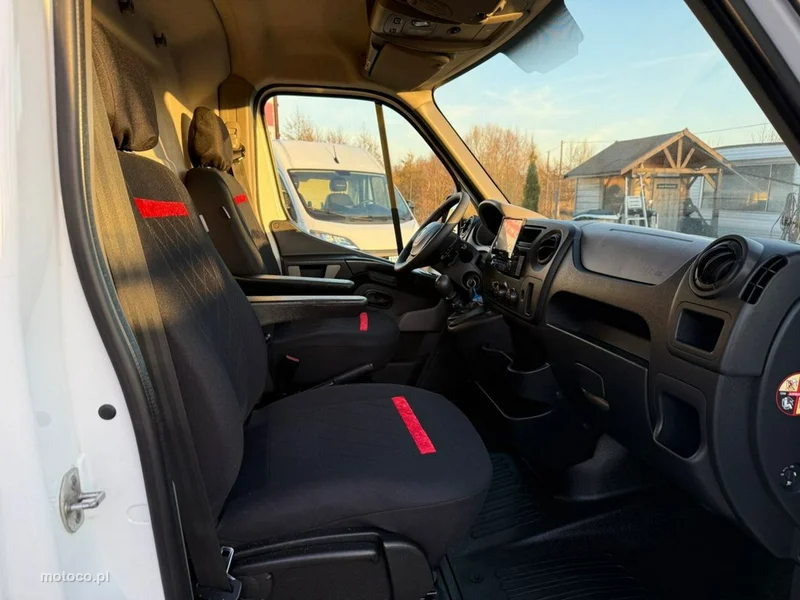 Renault Master 9