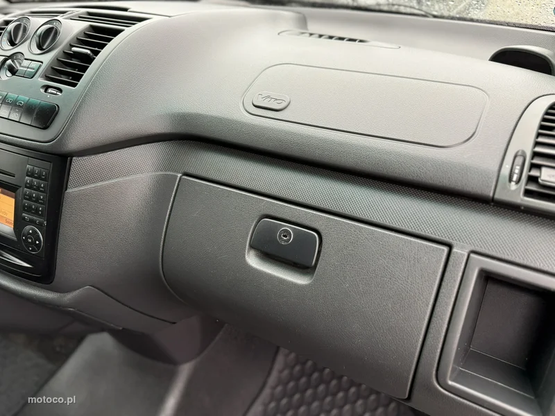 Mercedes-Benz Vito 13