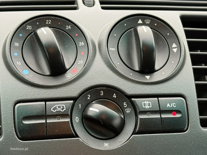 Mercedes-Benz Vito 18