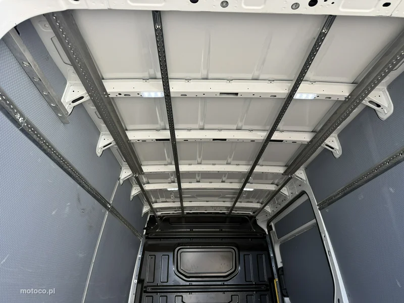 Volkswagen Crafter 9