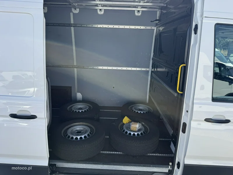 Volkswagen Crafter 10
