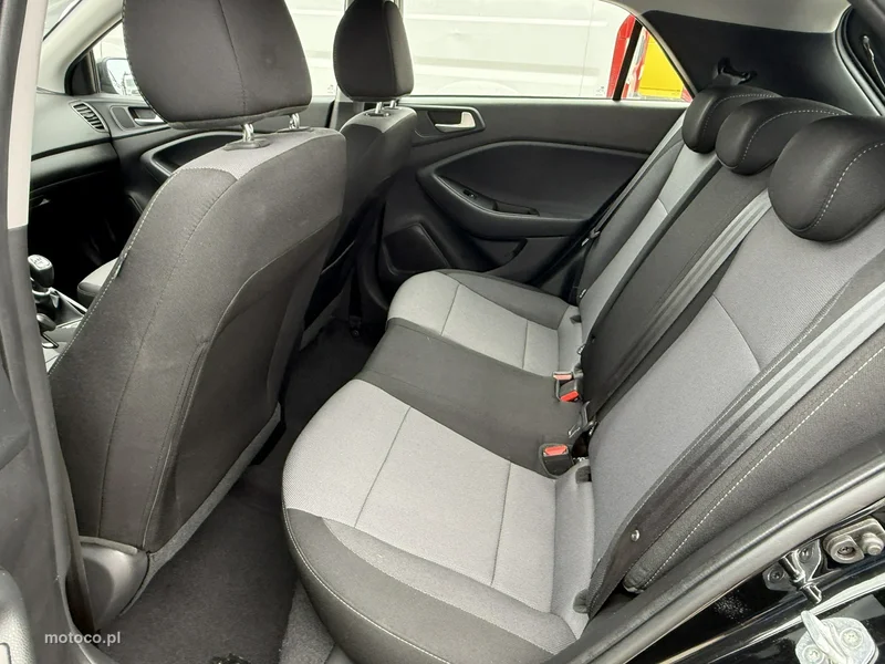 Hyundai i20 15