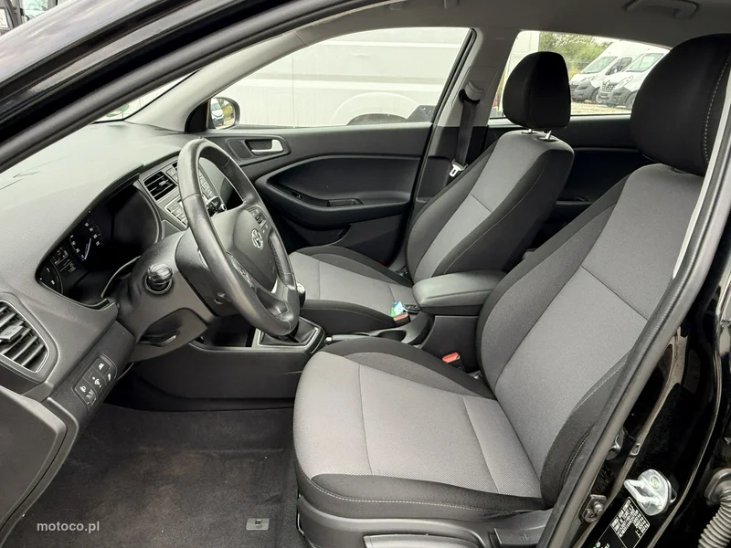 Hyundai i20 16