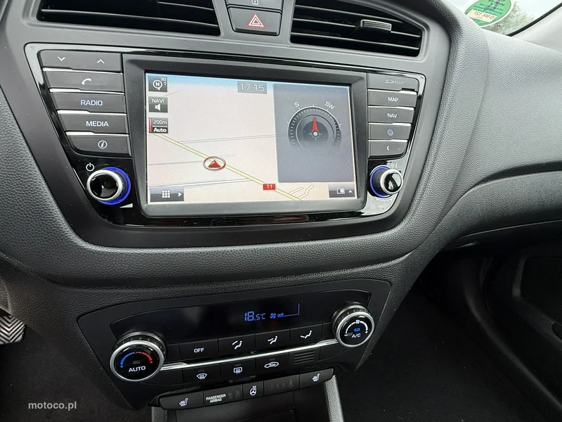 Hyundai i20 24