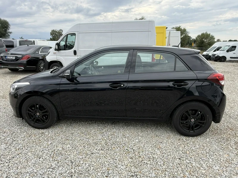 Hyundai i20 6