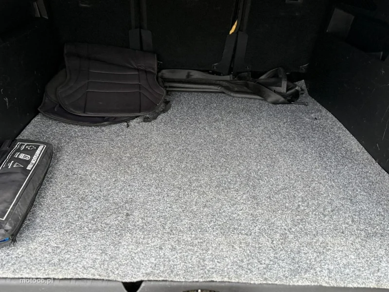 Opel Combo E 11