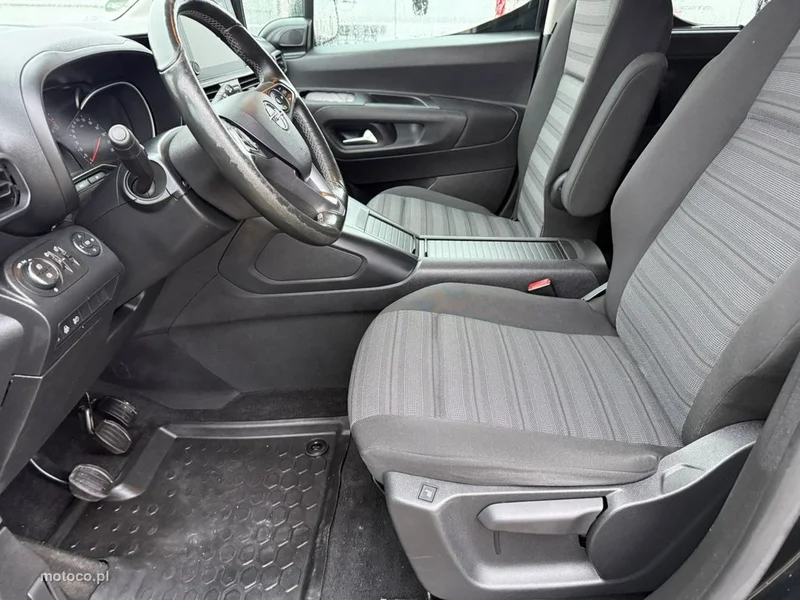 Opel Combo E 16