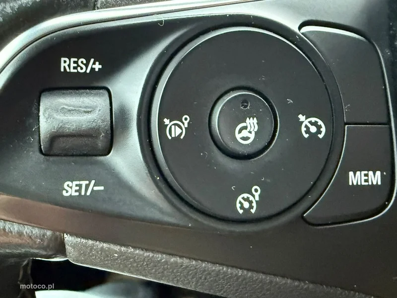 Opel Combo E 24