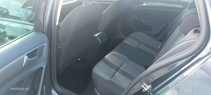 Volkswagen Golf VII 18