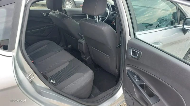 Ford Fiesta VI 12