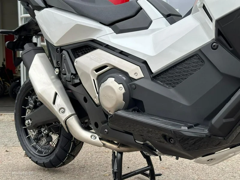 Honda X-ADV 10