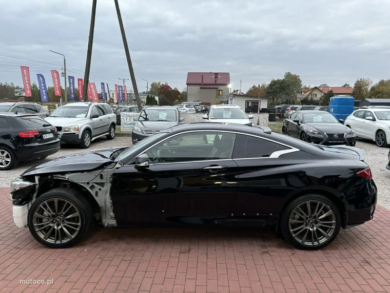 Infiniti Q60 12