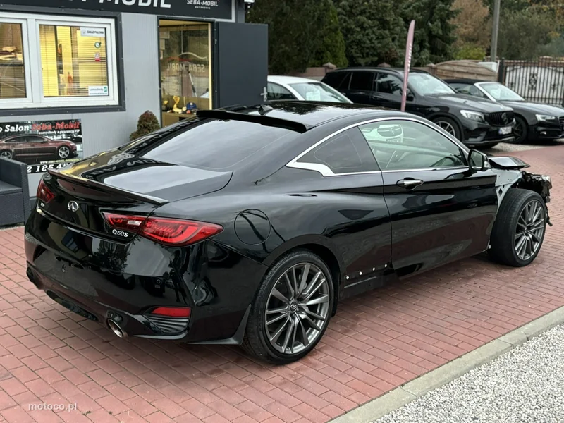 Infiniti Q60 8