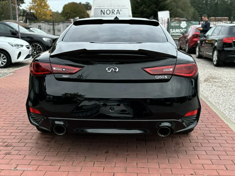 Infiniti Q60 9