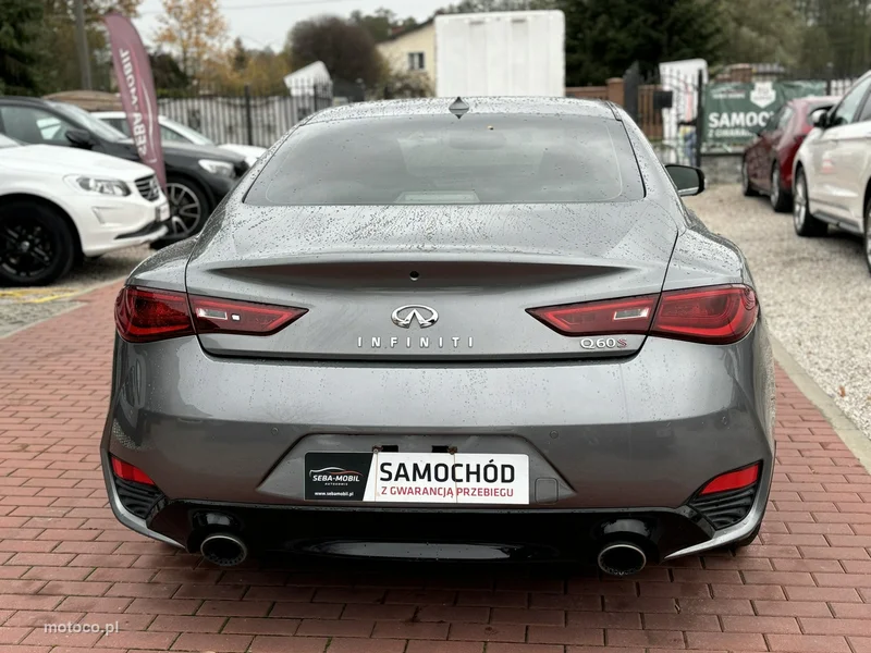 Infiniti Q60 9