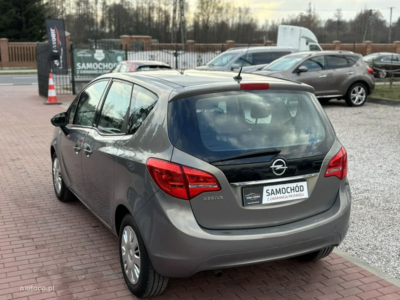 Opel Meriva B 11