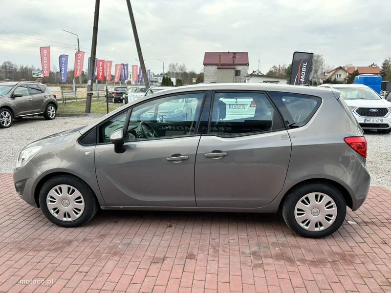 Opel Meriva B 12