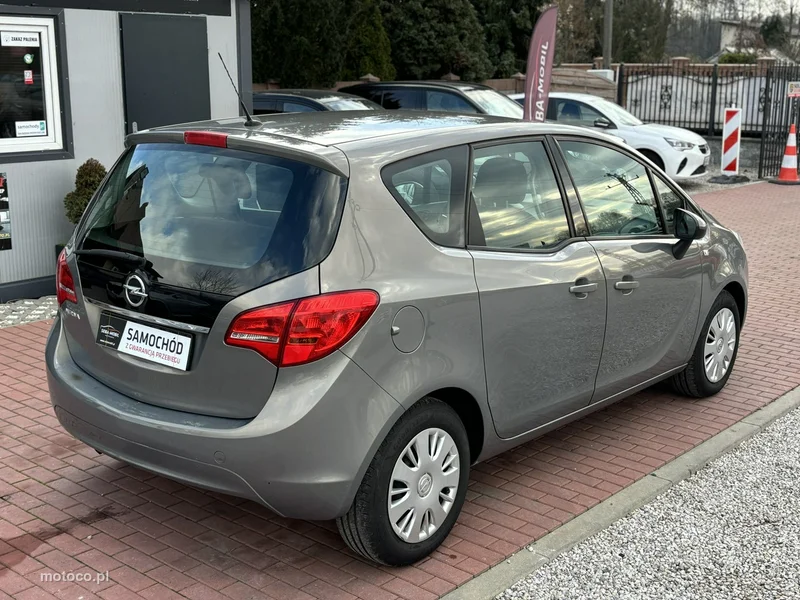 Opel Meriva B 8