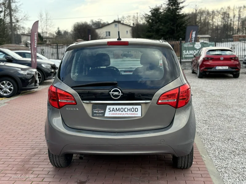 Opel Meriva B 9