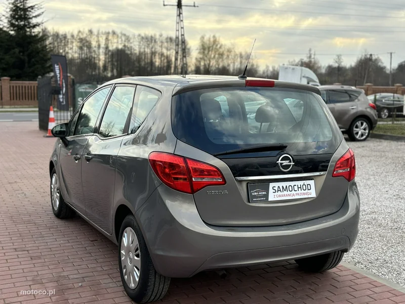 Opel Meriva B 10