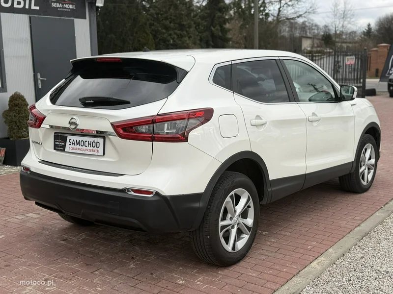 Nissan Qashqai 11
