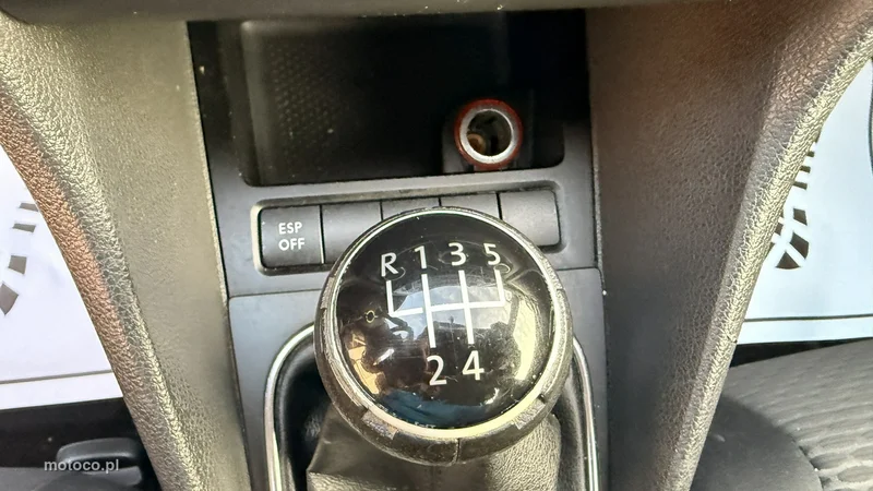 Volkswagen Golf VI 12