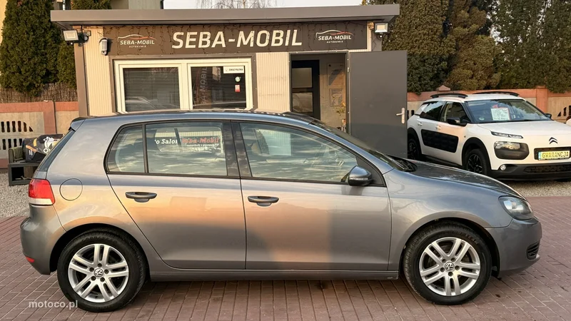 Volkswagen Golf VI 3