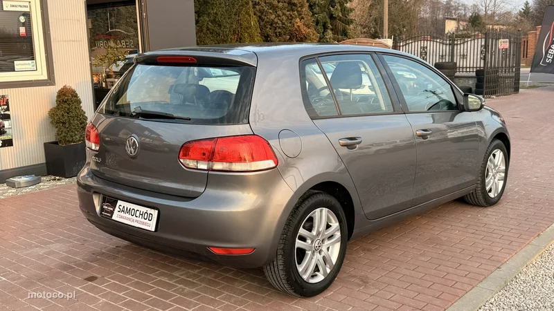 Volkswagen Golf VI 6