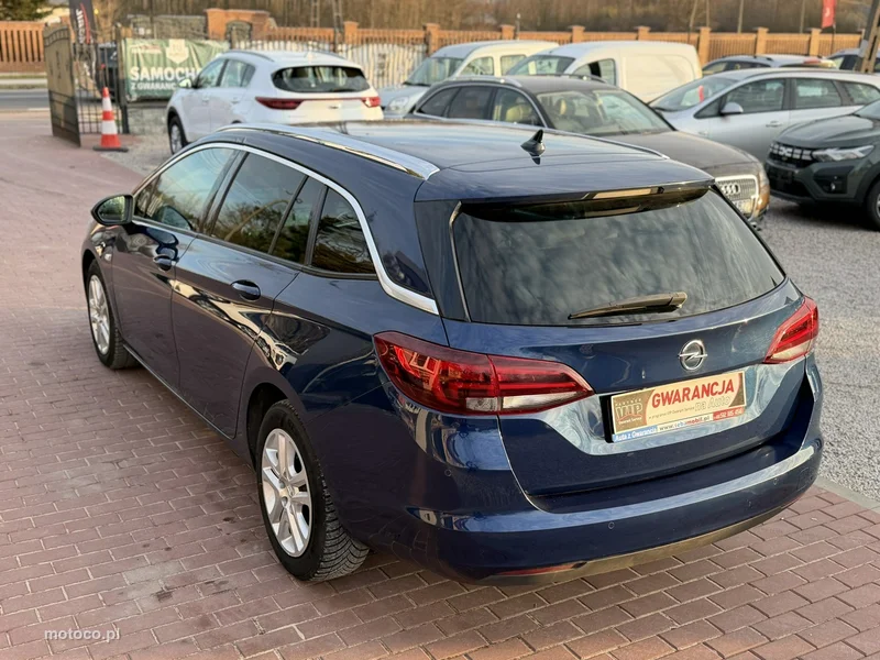 Opel Astra Sports Tourer 11