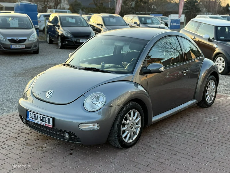 Volkswagen New Beetle 2