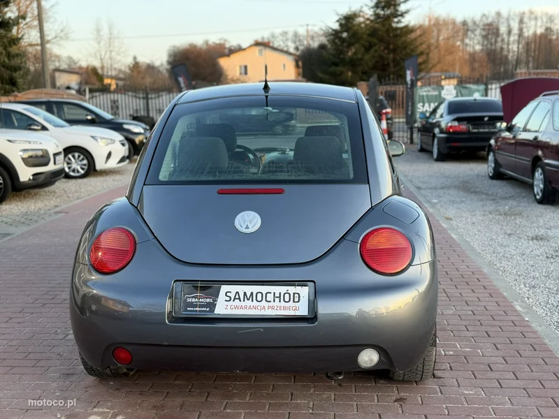 Volkswagen New Beetle 9