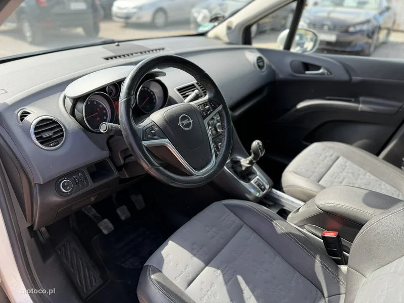 Opel Meriva B 12