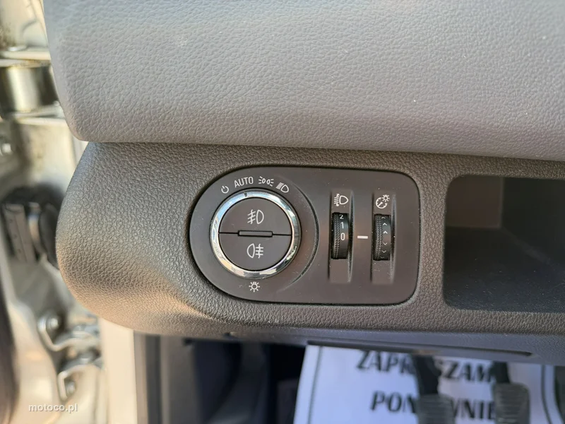 Opel Meriva B 15