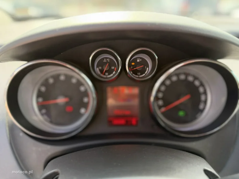 Opel Meriva B 19